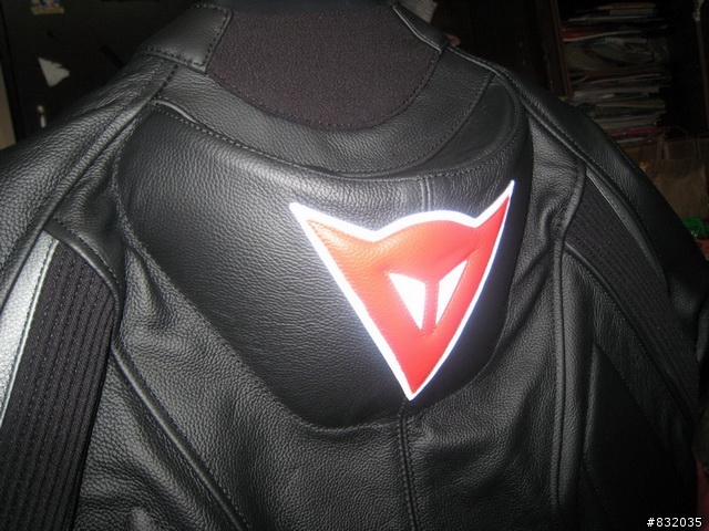 簡易開箱 Dainese T. AVRO DIV. 2件式皮衣-3D款 (4/20購買於台北Dainese旗鑑店) 刷卡/送連身滑衣/送皮衣保養液