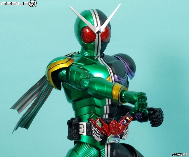 :【作品分享】細數你的罪惡!MG 1/8 假面W CUCLONE JOKER 非專業製作請多包涵