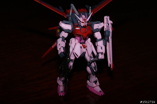 【作品分享】1/100 MG 嫣紅攻擊鋼彈