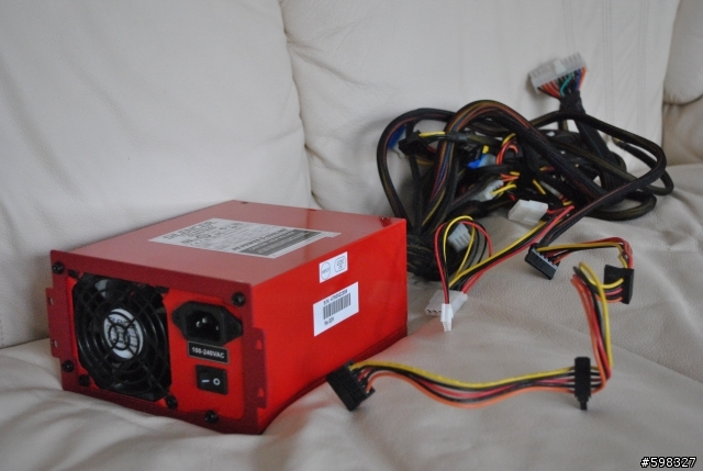[心得分享] 迷你ITX桌機也能豪華點: 聯力PC-Q08R 照吃 i5-2500K + HD 5870 2GB