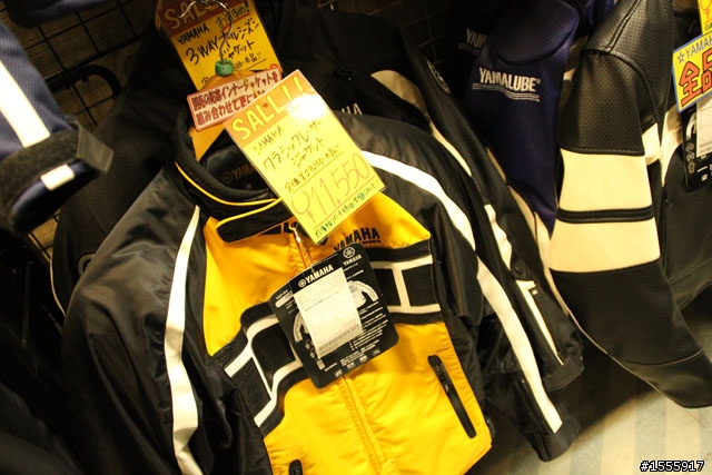 上野機車街實況報導 購入YAMAHA黑黃防摔夾克一件