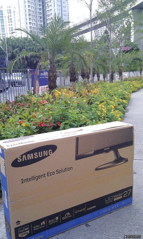 2011年4月最新27"Samsung LED Monitor - S27A550H 開箱圖+個人心得