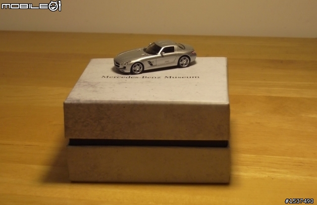 模型也能給你聽覺享受!1/87  SLS AMG SoundBox by M-Benz Museum 開箱