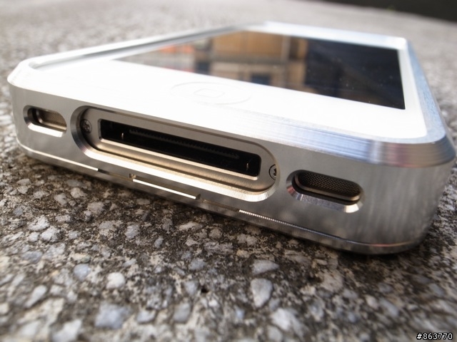 [分享] Normo Frame Case for iPhone4 最經典的鋁製鎧甲