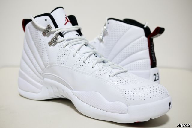 [遲到兩年的開箱] Air Jordan XII Retro