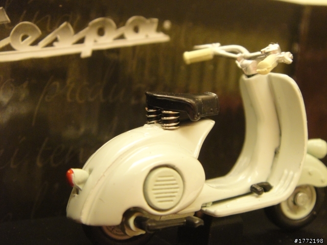 Vespa 偉士牌 (第一次發文.請多指教)