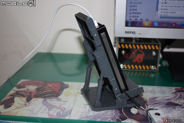 EVA保護貼+crimson iphone 4鋁殼(新手拍照傷眼慎入)