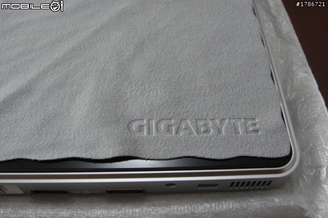 GIGABYTE S1080 平板電腦 [開箱文] + 未上市的基座照片