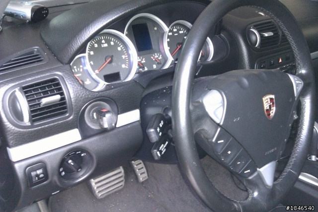 Cayenne S 撞車了