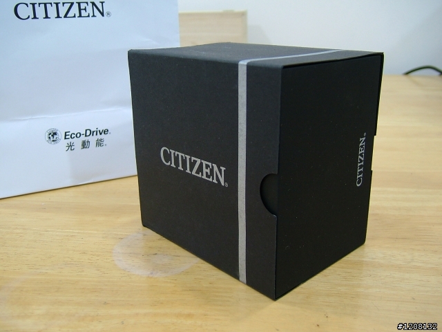 [開箱] CITIZEN 超級鈦 光動能三眼運動錶