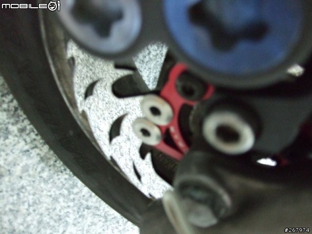 [ 分享]GTR in 鴻鑫 F.A.R 200mm 鋸齒浮動碟 開箱