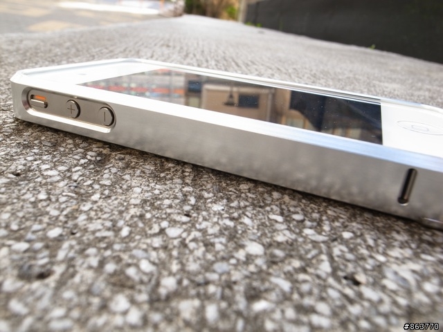 [分享] Normo Frame Case for iPhone4 最經典的鋁製鎧甲