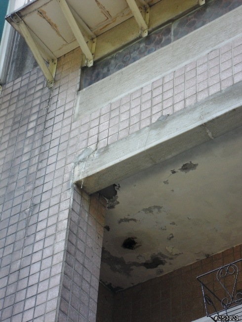 陽台天花板漏水問題