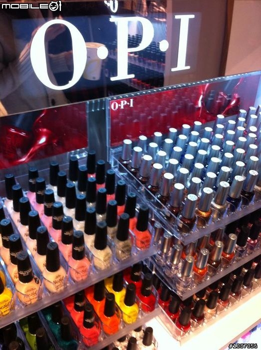 又多了一個逛街敗家的好地方~敦南誠品OPI
