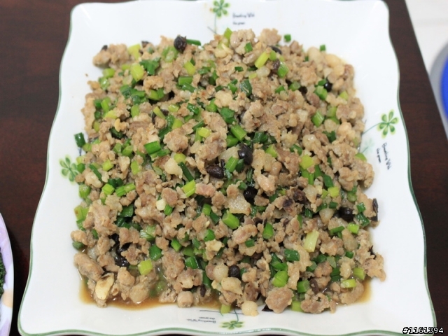 我家晚餐開飯了....吃的很心虛...