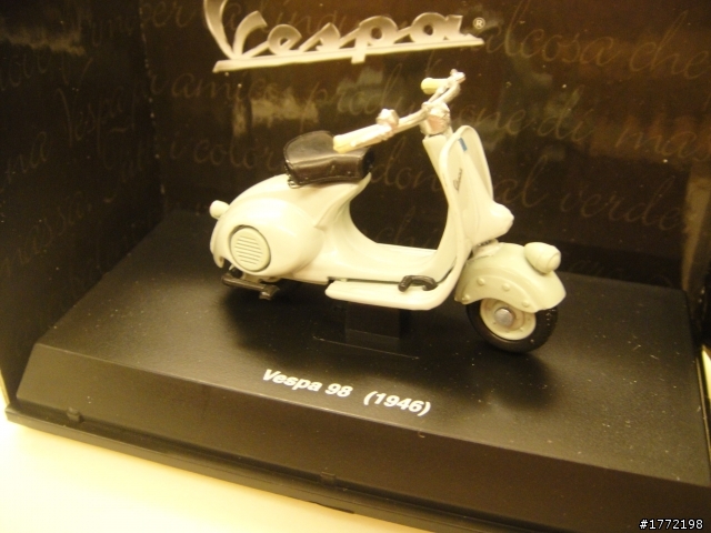 Vespa 偉士牌 (第一次發文.請多指教)