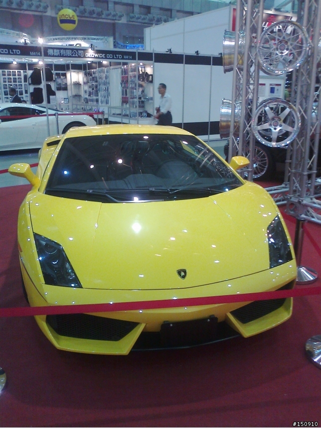 南港展覽館…汽車配件展…原來這就是BC的小牛...