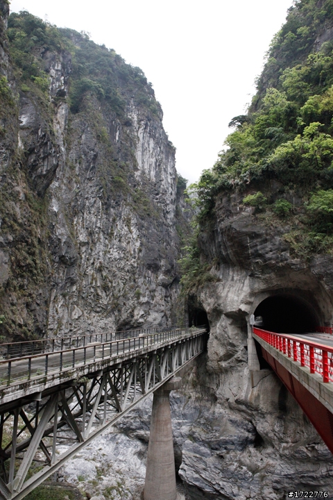 履行。旅行-New Mazda2橫跨中橫公路