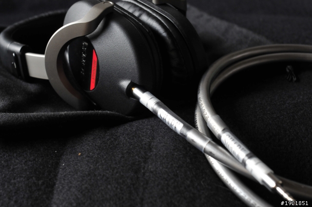 分享購買的耳機(sony mdr-z1000)--4/8補一點換線的感想