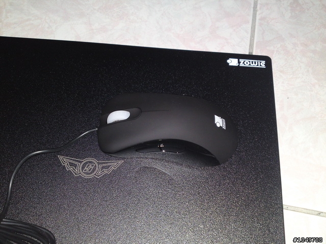 超不專業的 BenQ XL2410T 開箱文(圖多)