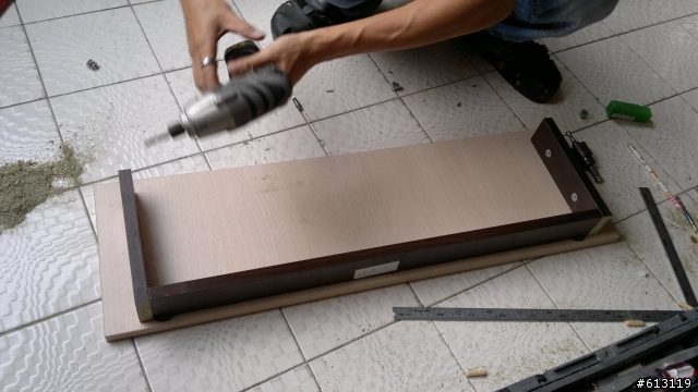 (DIY)系統櫃廢材的春天~之~鍵盤收納架