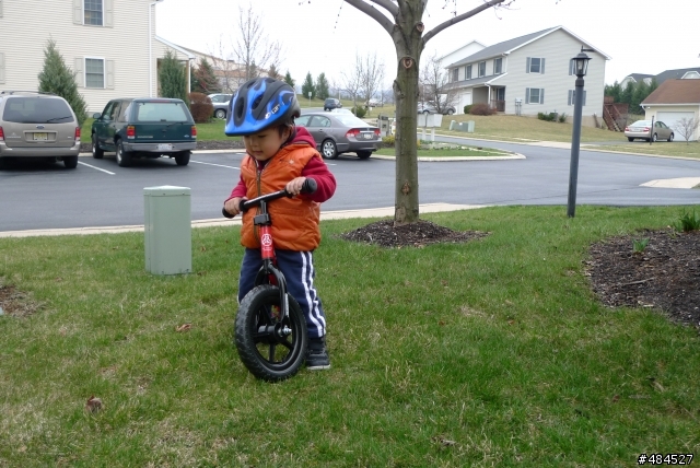 Strider bike 小朋友滑步車開箱