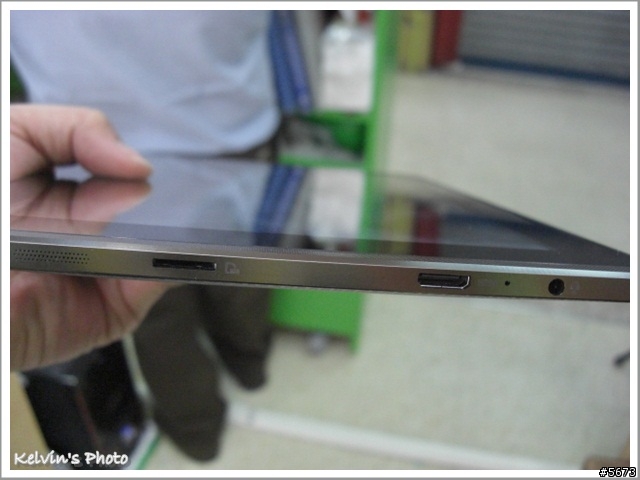 ASUS EeePad TF101 薄薄的飄來(開箱)