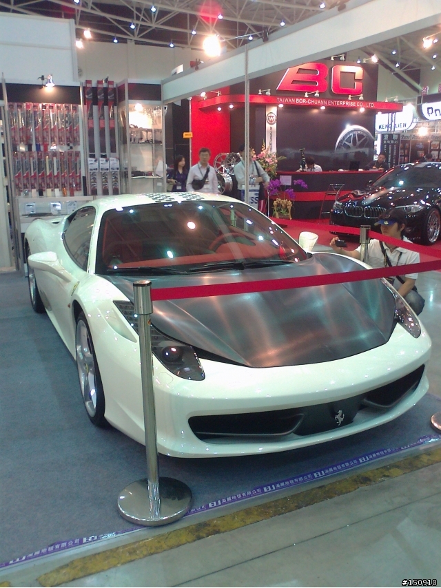 南港展覽館…汽車配件展…原來這就是BC的小牛...