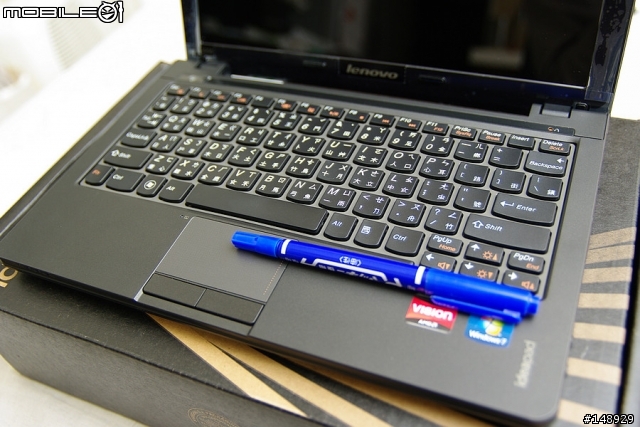 [開箱分享] 搭載 AMD Fusion APU 的 Ideapad S205 (Part1)
