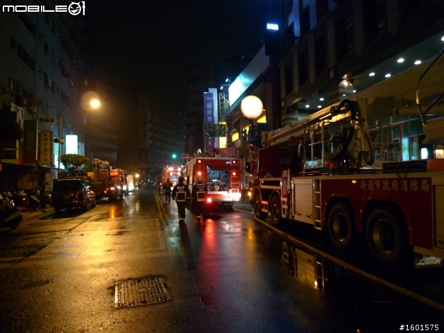 永和樂華夜市失火救災照片
