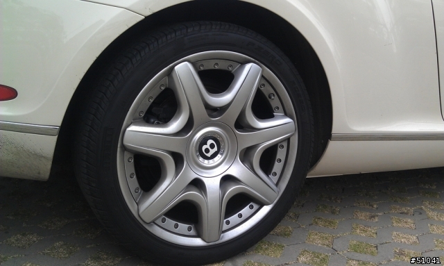 高雄遇到Bently