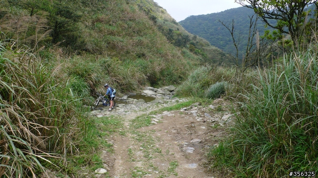 [遊記] 桶後單車逆騎，扛越雪山山脈！