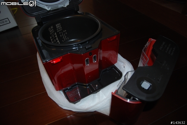 日本脫出第二彈,Mitsubishi NJ-XSB10[蒸気レスIH炊飯器(電子鍋)開箱文.