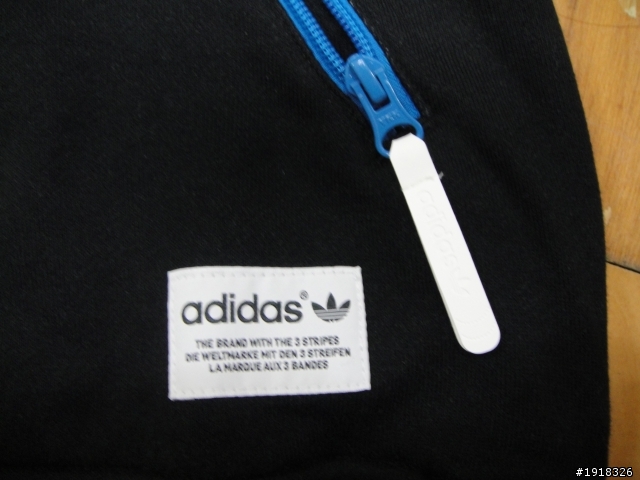 這件ADIDAS ORIGINALS 忍者鋸齒面罩外套真或假