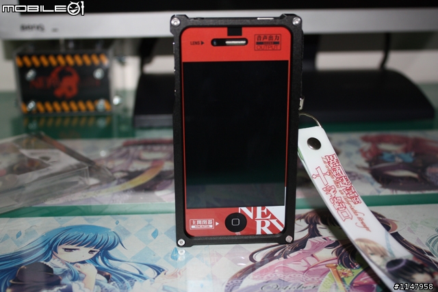 EVA保護貼+crimson iphone 4鋁殼(新手拍照傷眼慎入)