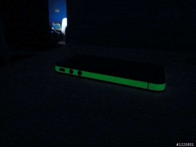 [開箱] Glow In The Dark iPhone 4 夜光邊貼