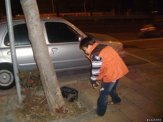 坐高鐵時停車請小心.....