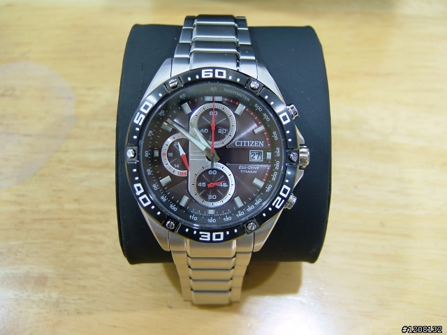 [開箱] CITIZEN 超級鈦 光動能三眼運動錶