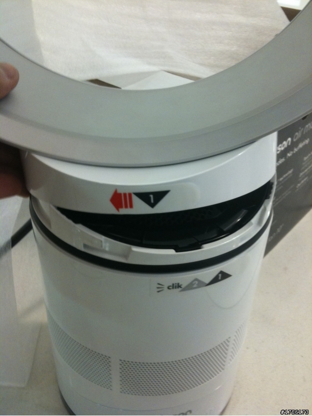 ya買了-dyson DC26CF好用的小桃紅吸塵器+am01氣流倍增器小開箱