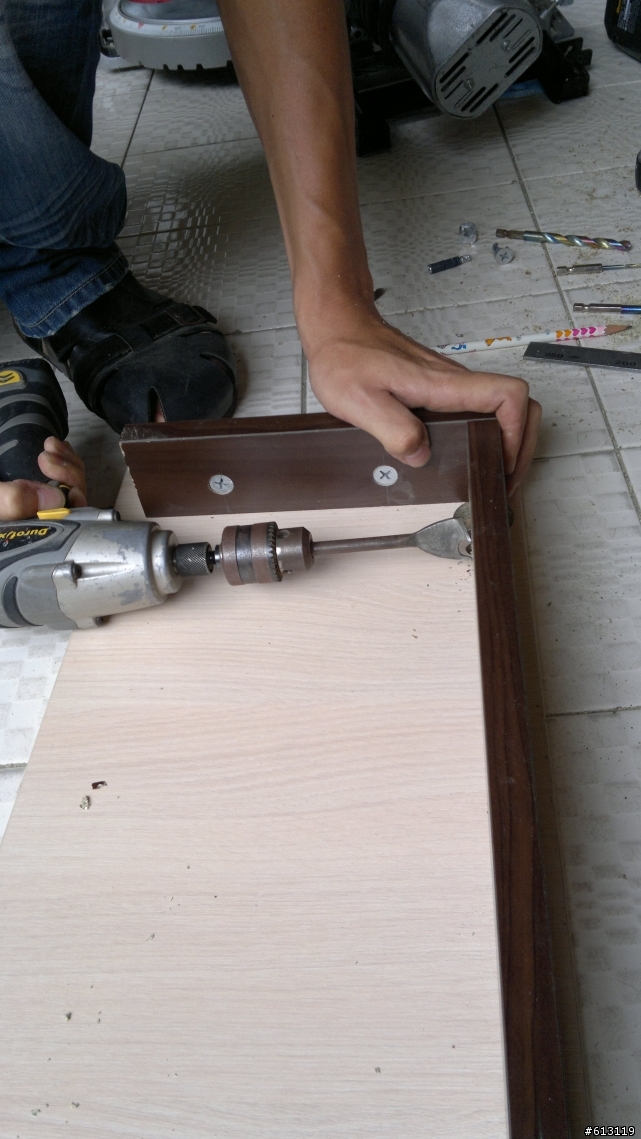 (DIY)系統櫃廢材的春天~之~鍵盤收納架
