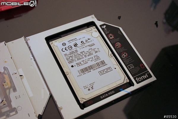 [敗家] 2011 MacBook Pro 15" + 120GB SSD + 8GB RAM 台灣版開箱 (更新：03/31 改裝第二顆硬碟)