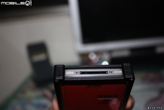 EVA保護貼+crimson iphone 4鋁殼(新手拍照傷眼慎入)
