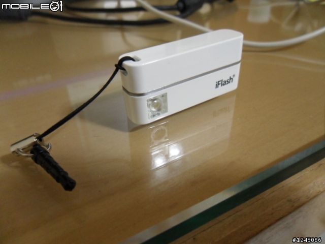 晚上太按拍照什麼都拍不到嗎??IFLASH   IPHONE3/3GS IPOD TOUCH4 專用"補光燈"