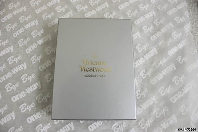 [開箱] Vivienne Westwood 女用中夾
