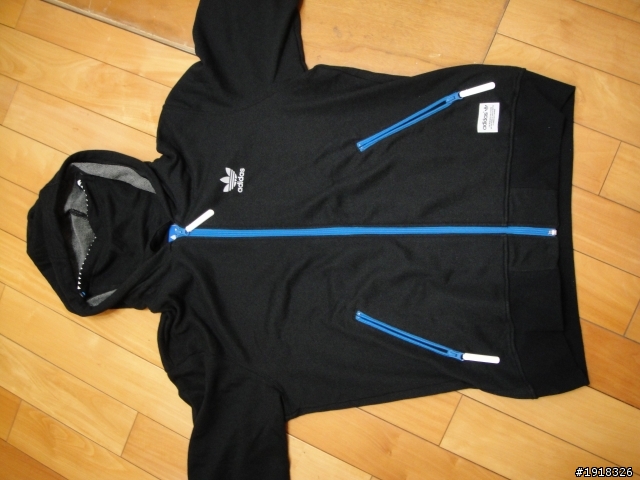 這件ADIDAS ORIGINALS 忍者鋸齒面罩外套真或假