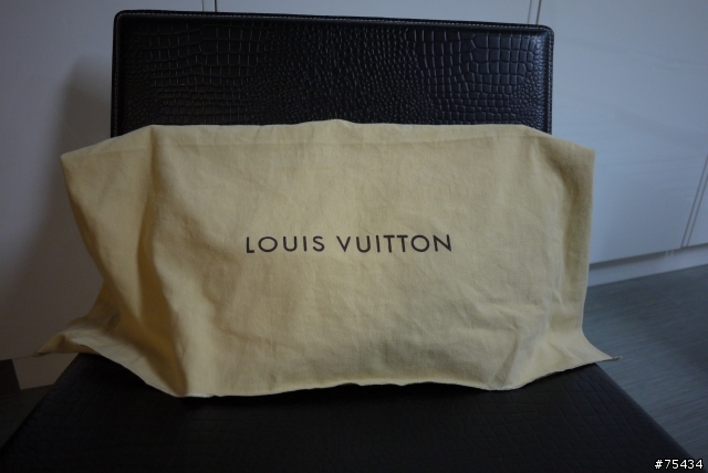 LV新愛包開箱照：Monogram Empreinte Lumineuse PM  M93413