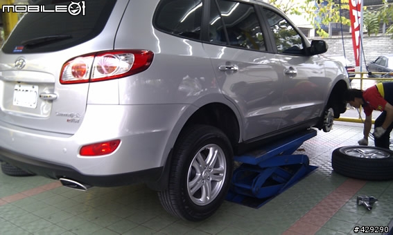 [開箱文]Santa fe 銀色4月交車改19"補大六卡鉗開箱