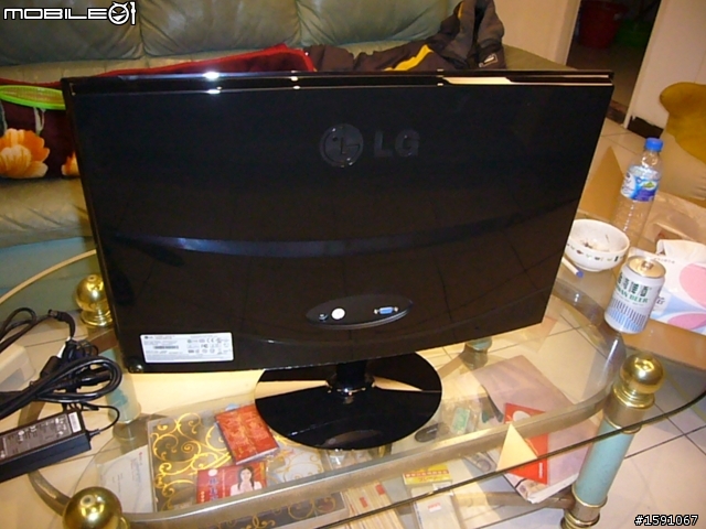 遠傳續約贈品 LG23吋螢幕開箱文