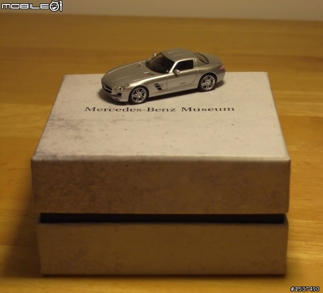 模型也能給你聽覺享受!1/87  SLS AMG SoundBox by M-Benz Museum 開箱