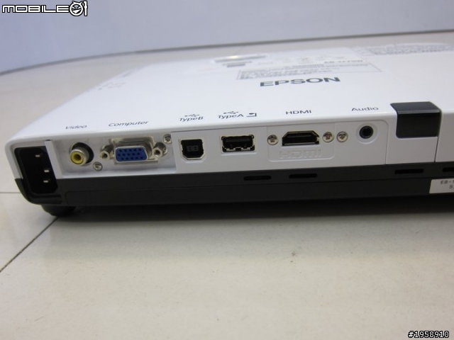 [第一次開箱,請多指教]時尚美型投影機EPSON EB-1775W